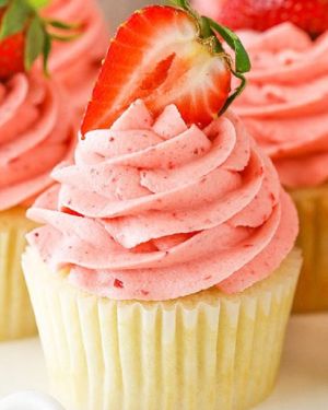 Strawberry Cupcakes (box of 10 or 20)