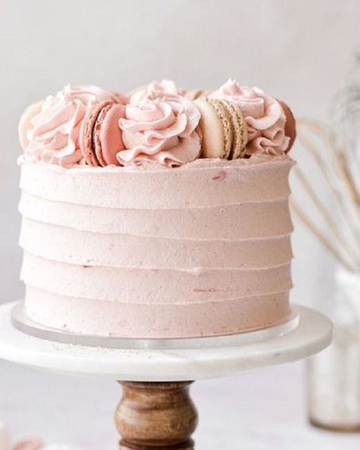Strawberry and Almond Macarons Cake